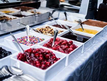 6-Holiday-Mascarade-Ball-The-UpperRoom-Events